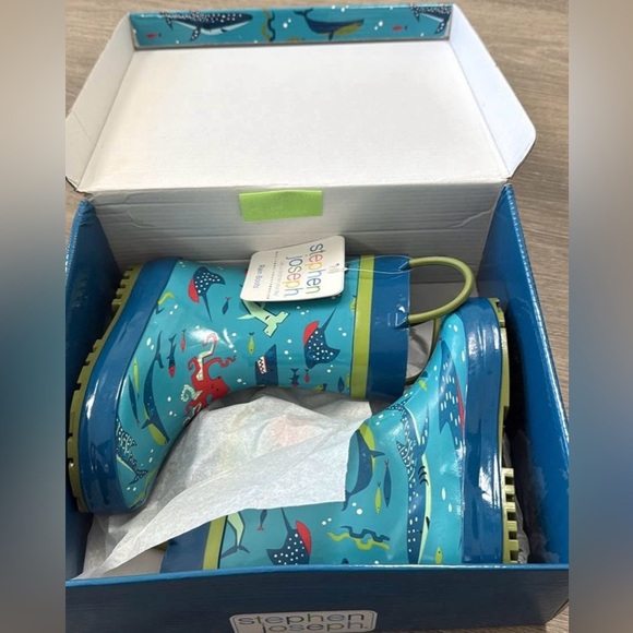 Steve and Joseph Aquarium Sharks, Octopus, Stingrays Shoes Boys Size 9 NWT - Picture 3 of 3